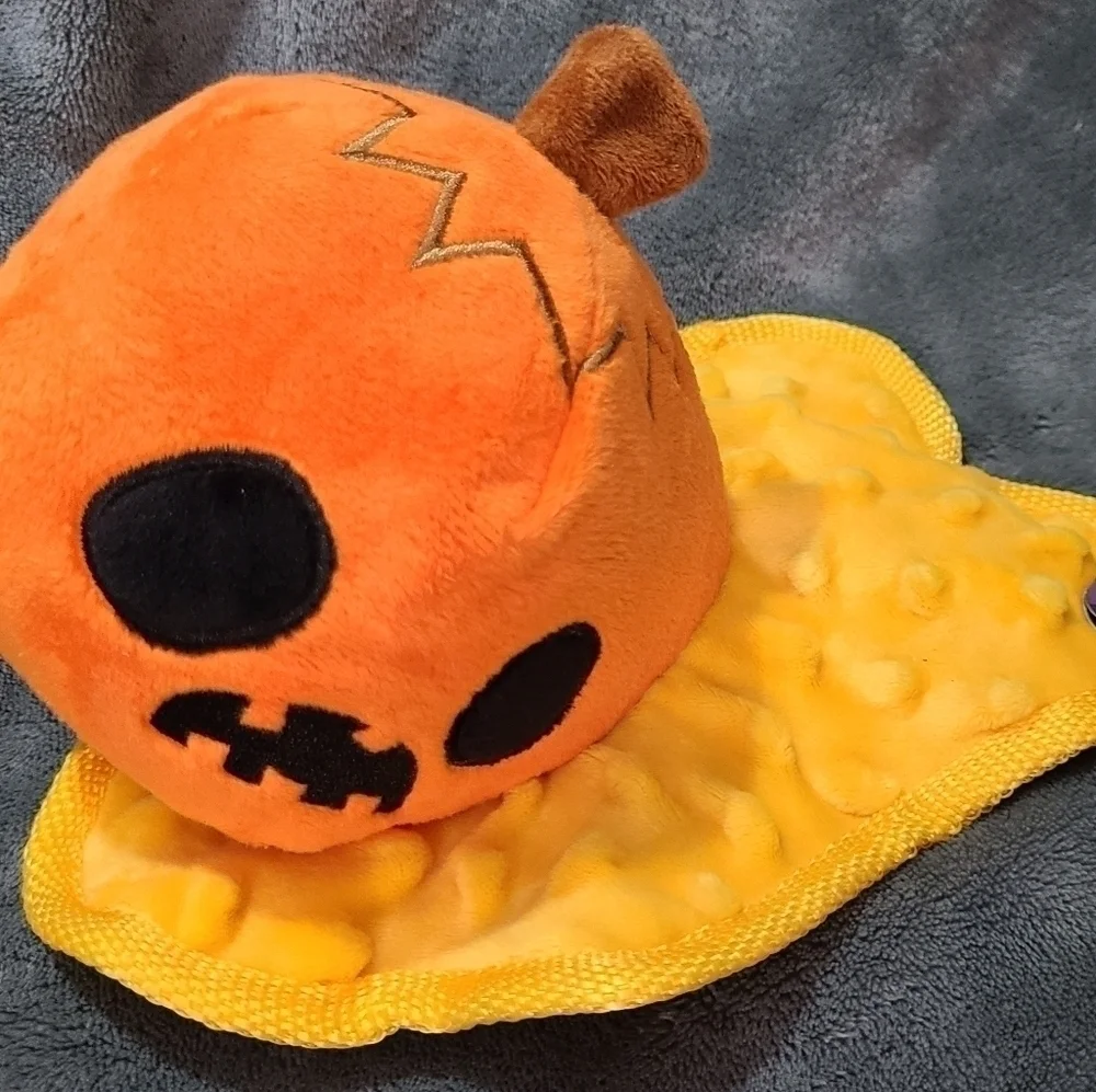 Barkbox Smashing Pupkin L dog toy
